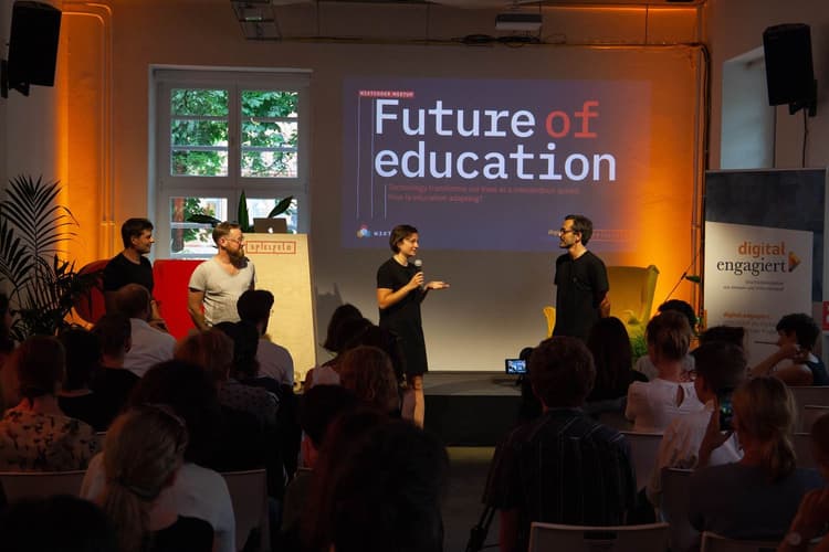 Redner beim N3xtcoder-Meeting Zukunft der Bildung