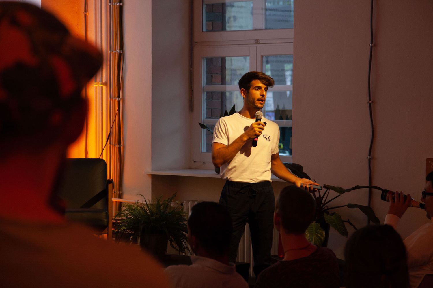 Alexander Molé, Leiter Strategische Partnerschaften bei Neufund beim Fintech 4 Impact Meetup